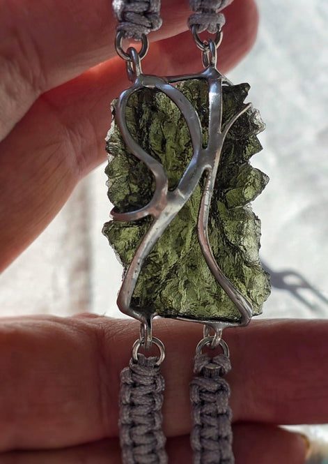 Moldavite Bracelet, Parýz, 7.29g, Gray Braided Cord