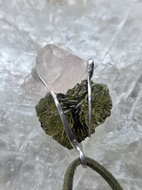Elegant Moldavite & Rose Quartz Pendant, Ločenice, 2.28g