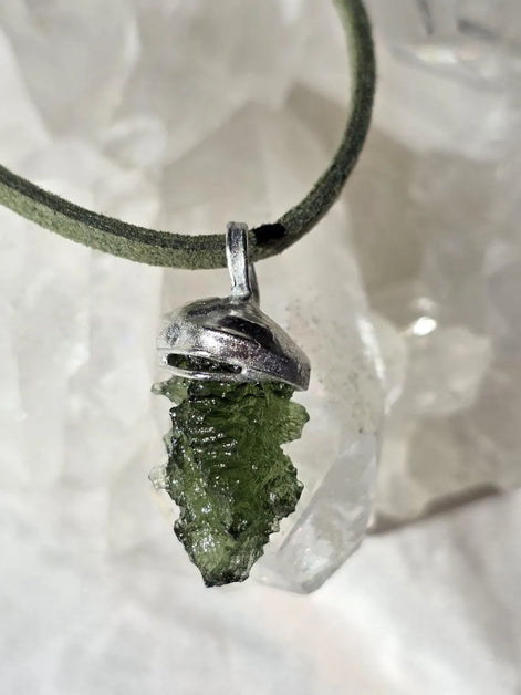 Hedgehog Moldavite Pendant, Nesměň, 1.67g