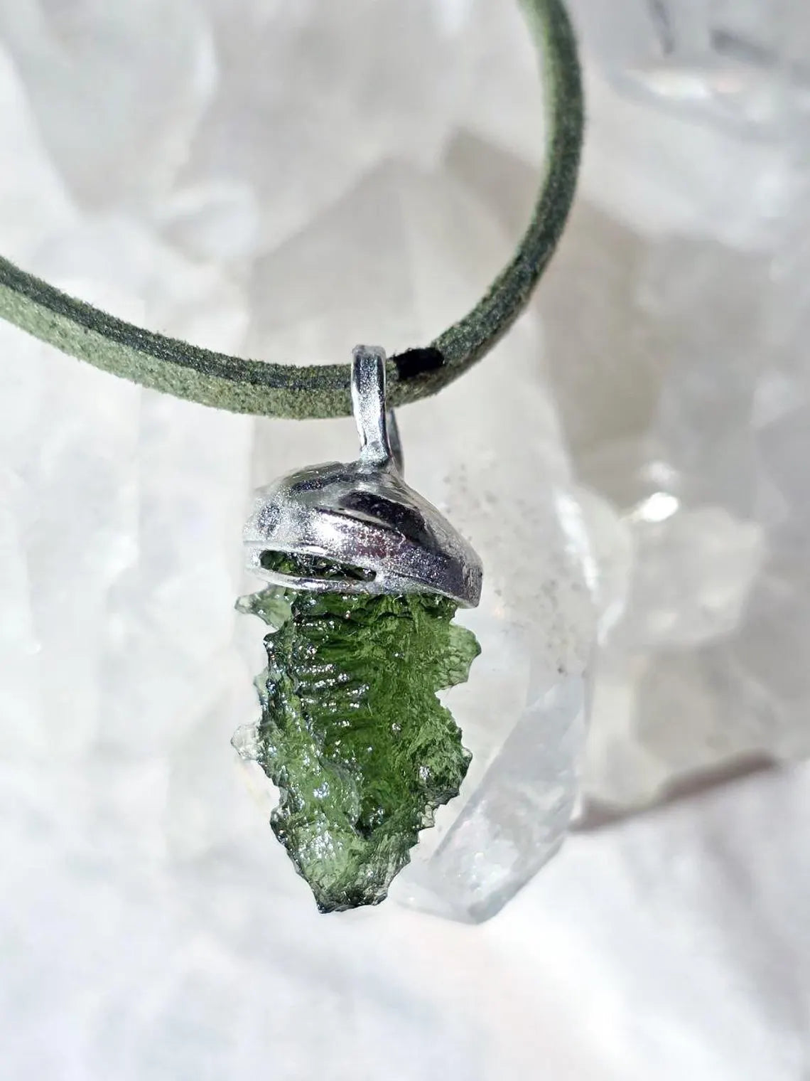 Hedgehog Moldavite Pendant, Nesměň, 1.67g