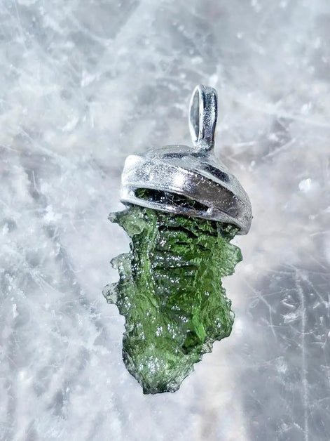 Hedgehog Moldavite Pendant, Nesměň, 1.67g