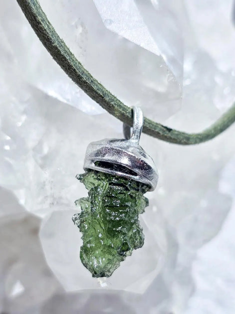 Hedgehog Moldavite Pendant, Nesměň, 1.67g