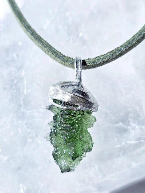 Hedgehog Moldavite Pendant, Nesměň, 1.67g