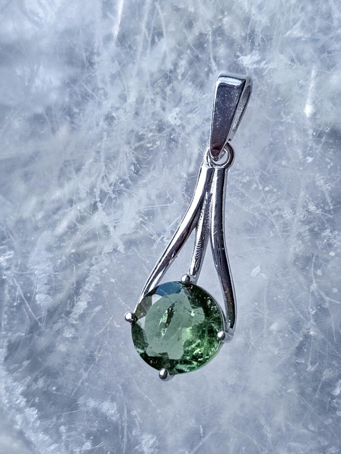 Diamond Cut Moldavite Pendant, Chlum, 0.4g