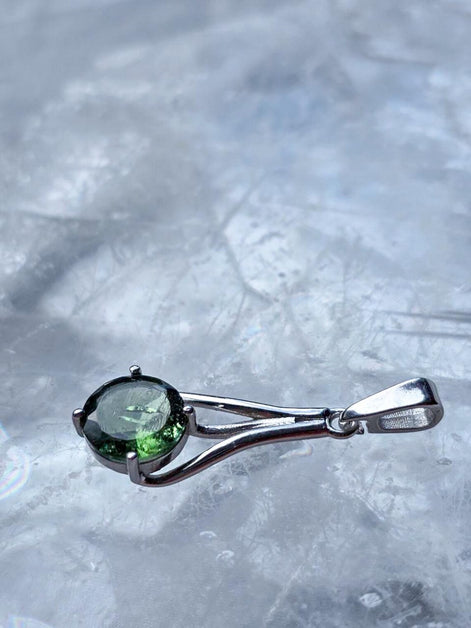 Diamond Cut Moldavite Pendant, Chlum, 0.4g