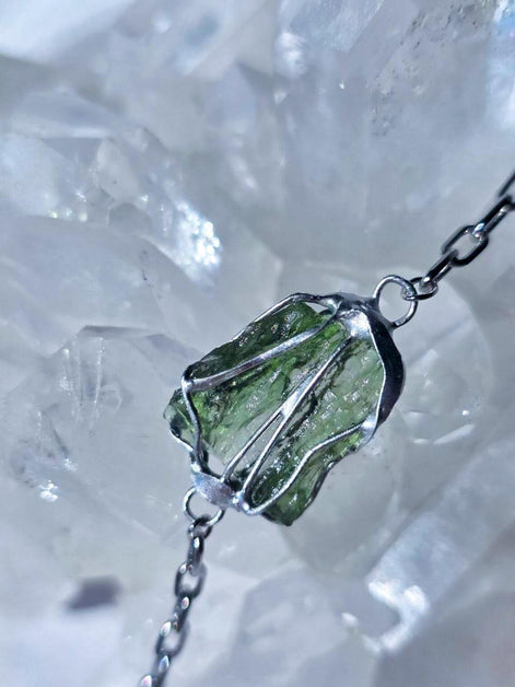 Moldavite Rhodium Brass Bracelet, Marouškovo Pole, 0.83g