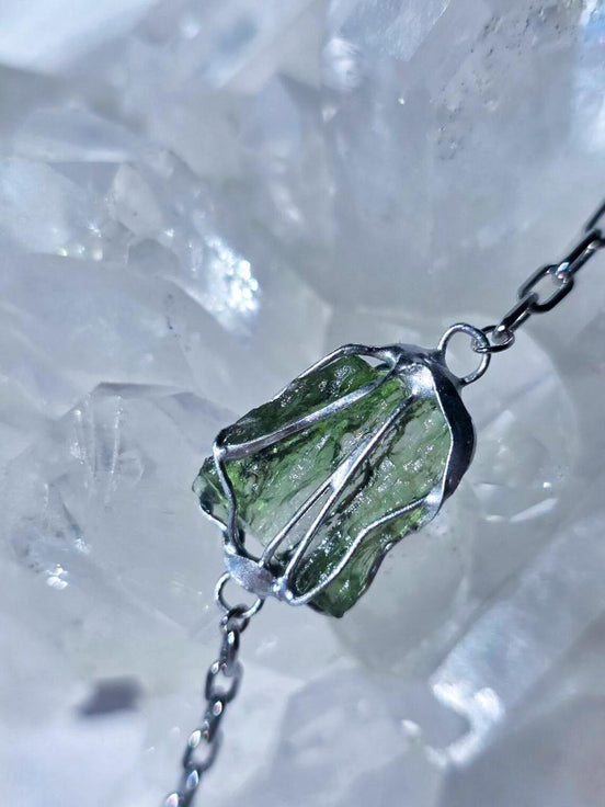 Moldavite Rhodium Brass Bracelet, Marouškovo Pole, 0.83g