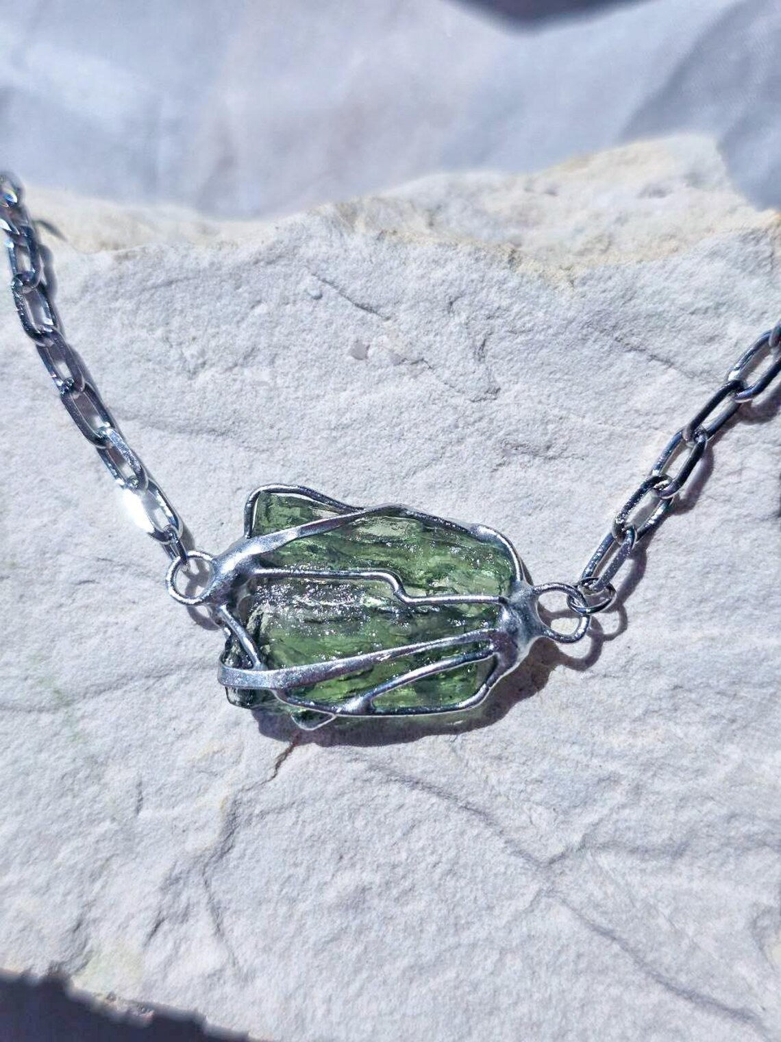 Moldavite Rhodium Brass Bracelet, Marouškovo Pole, 0.83g