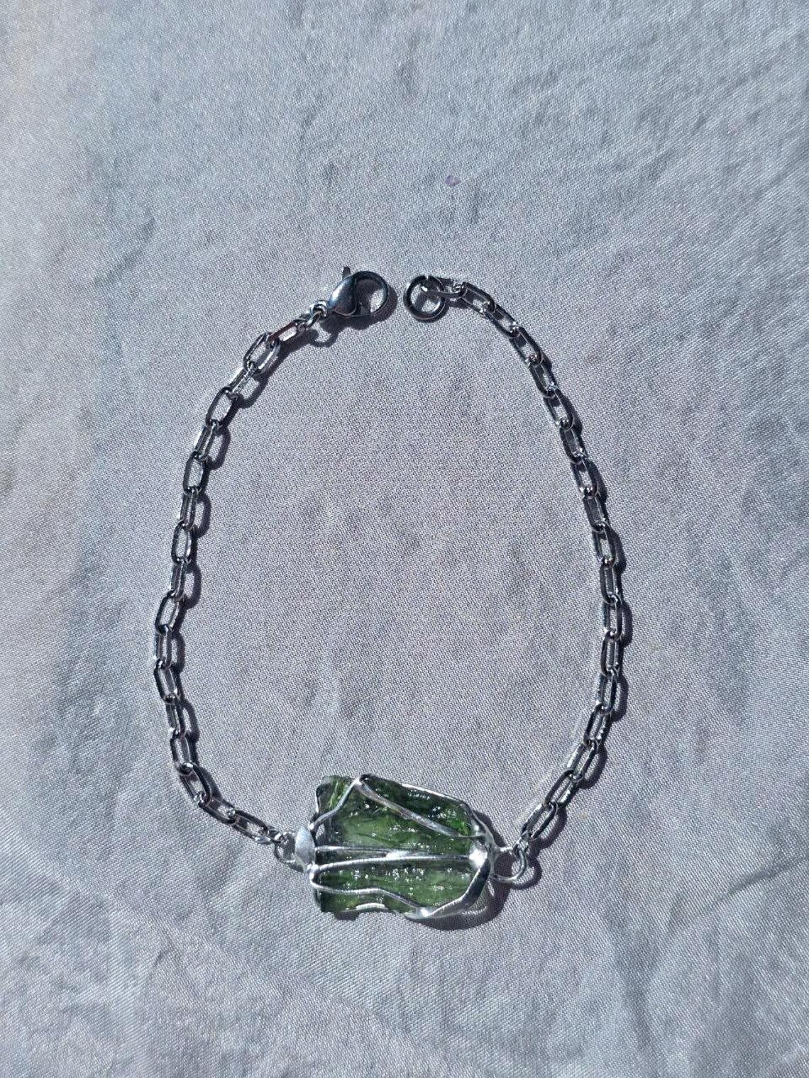 Moldavite Rhodium Brass Bracelet, Marouškovo Pole, 0.83g