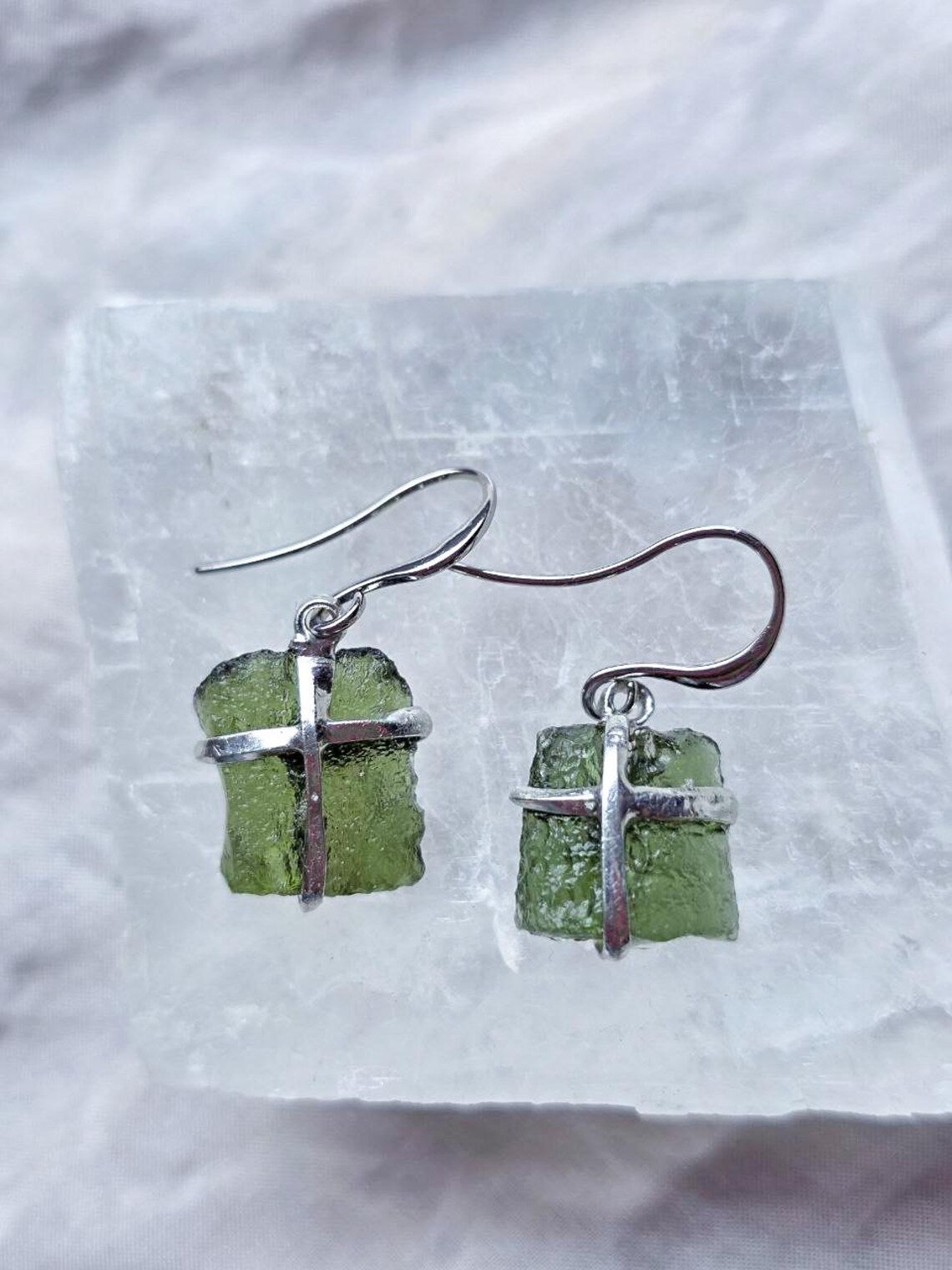 Raw Moldavite Earrings, Ločenice, 1.93g