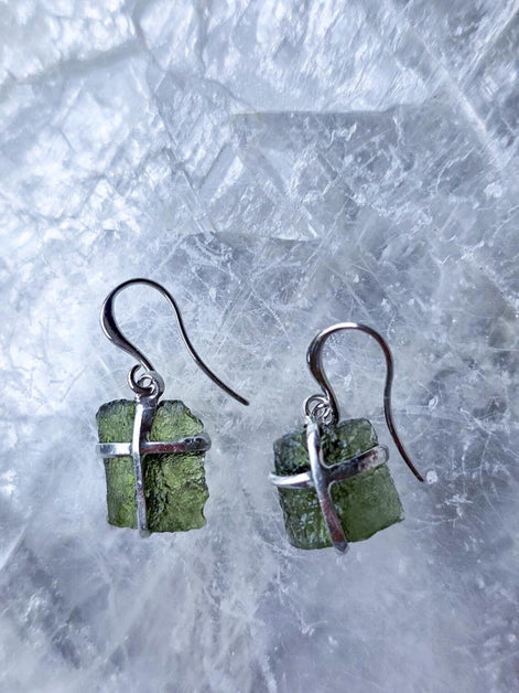 Raw Moldavite Earrings, Ločenice, 1.93g