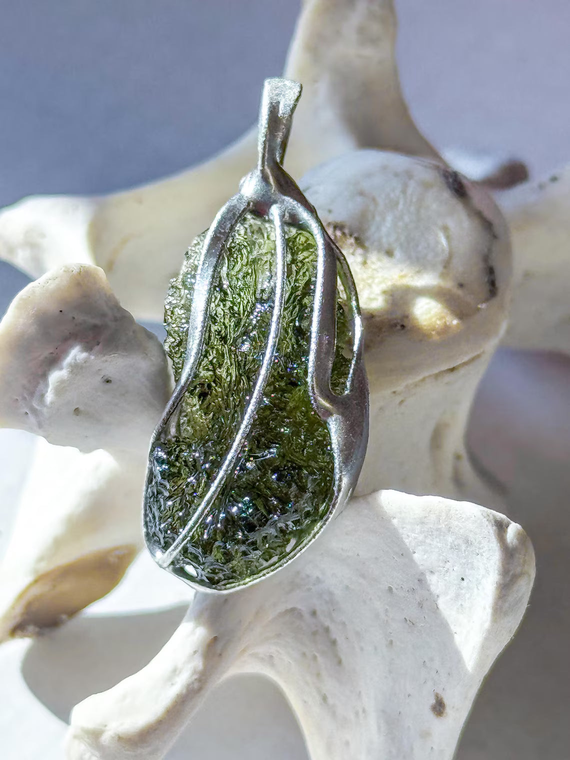 Olive green Moldavite Pendant, Nesměň, 2.90g