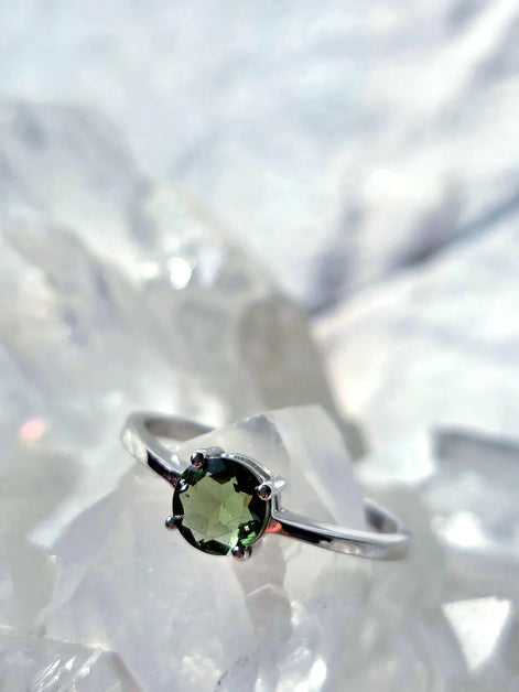 Faceted Moldavite Ring, Chlum, 0.25g