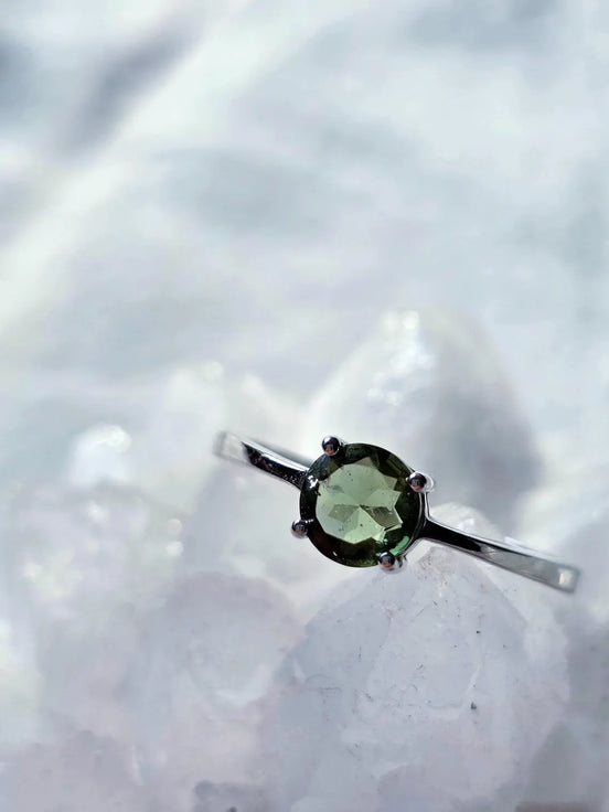 Faceted Moldavite Ring, Chlum, 0.25g