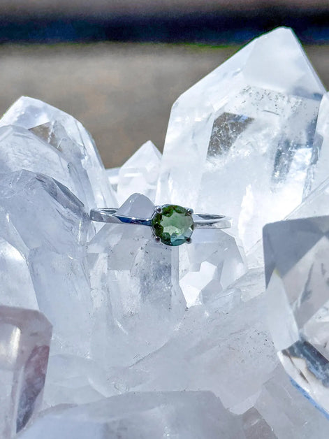Faceted Moldavite Ring, Chlum, 0.25g