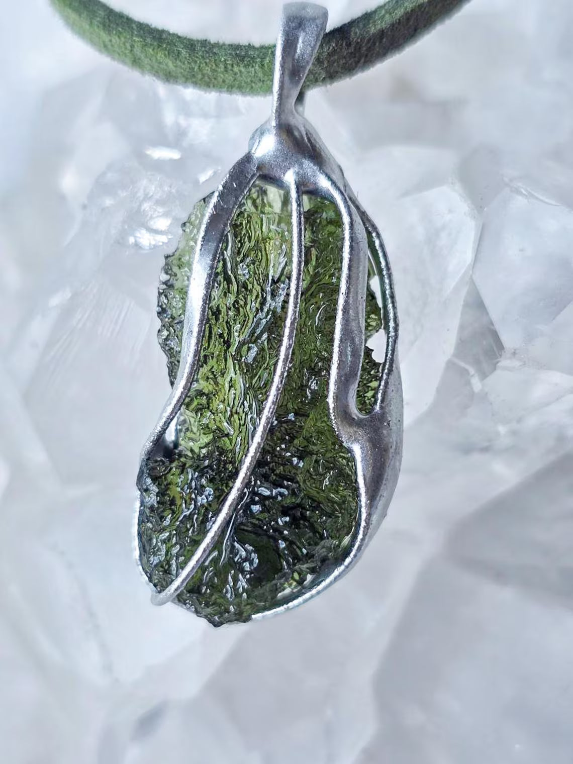Olive green Moldavite Pendant, Nesměň, 2.90g
