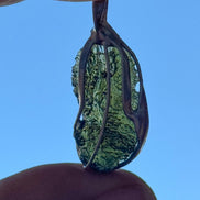 Moldavite pendant, 2.9g, Nesměň