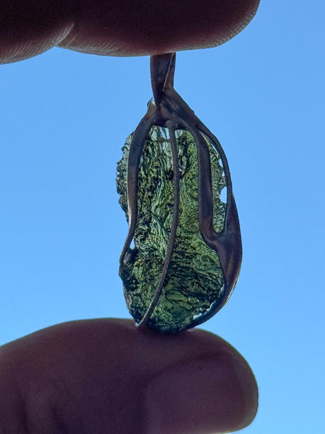 Moldavite pendant, 2.9g, Nesměň