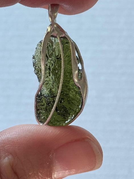 Moldavite pendant, 2.9g, Nesměň