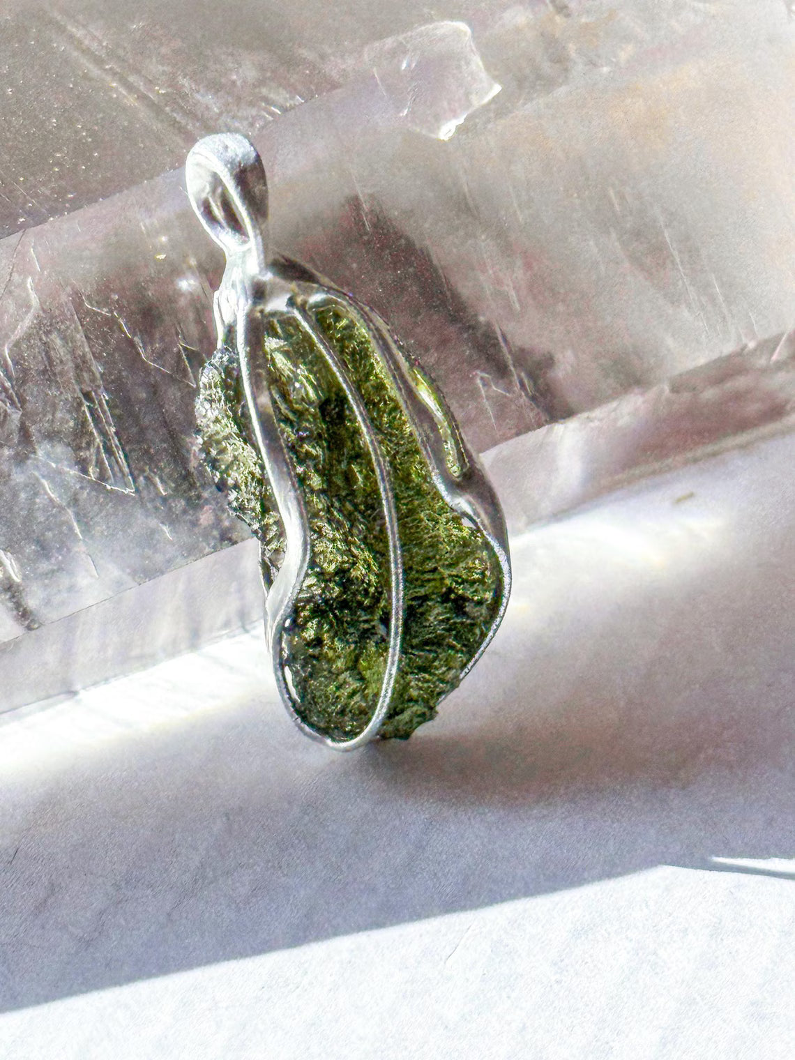 Olive green Moldavite Pendant, Nesměň, 2.90g
