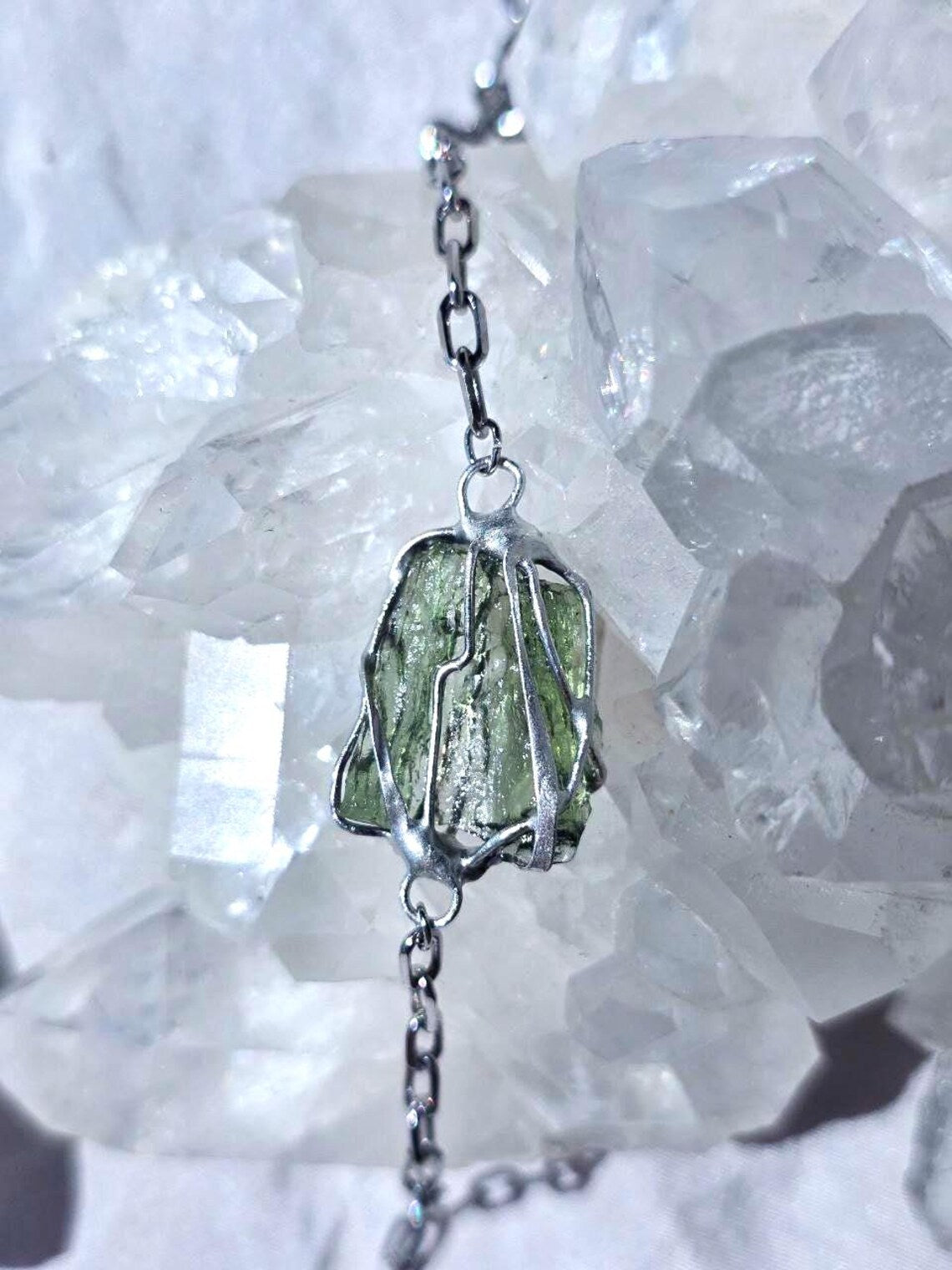 Moldavite Rhodium Brass Bracelet, Marouškovo Pole, 0.83g