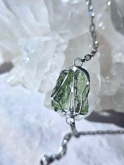 Moldavite Rhodium Brass Bracelet, Marouškovo Pole, 0.83g