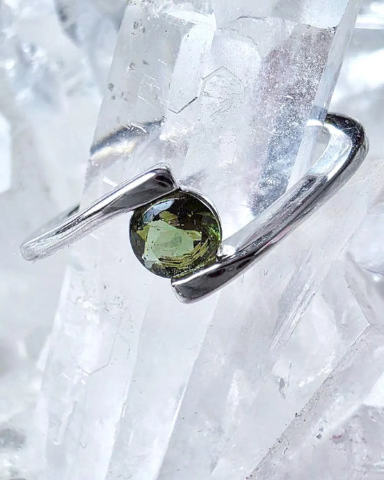 Faceted Moldavite Ring, Chlum, 0.2g