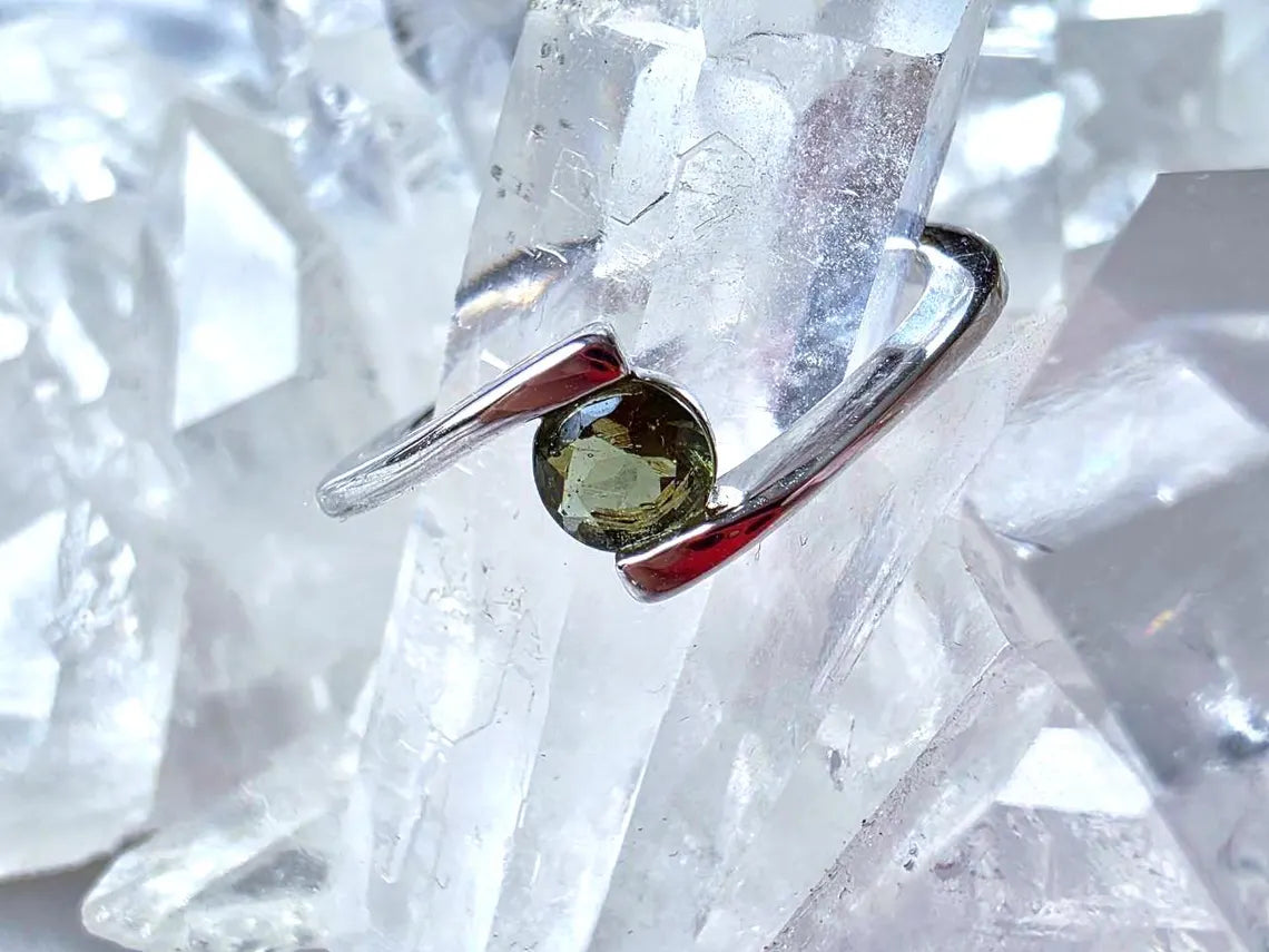 Faceted Moldavite Ring, Chlum, 0.2g
