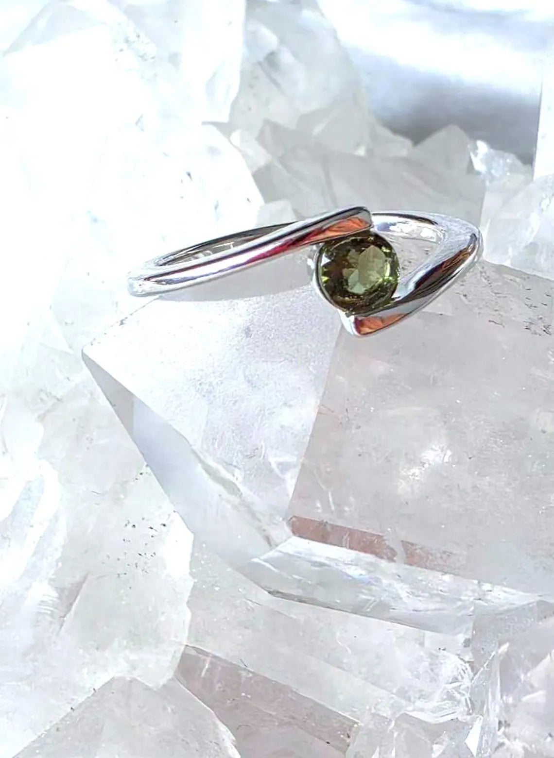 Faceted Moldavite Ring, Chlum, 0.2g