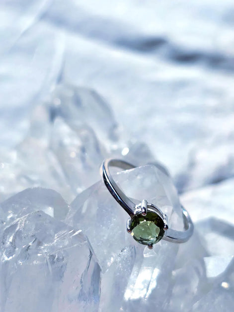 Faceted Moldavite Ring, Chlum, 0.25g