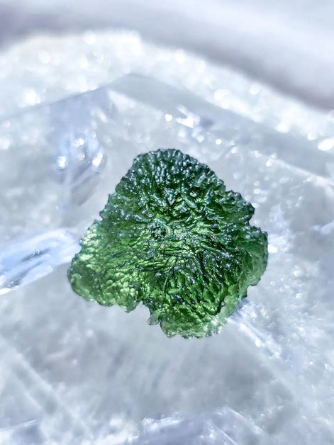 Natural Moldavite Stone, Nesměň, 8g