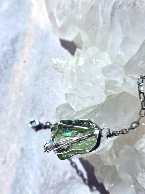 Moldavite Rhodium Brass Bracelet, Marouškovo Pole, 0.83g