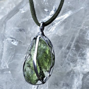 Olive-Green Moldavite Pendant, Vrábče, 2.90g