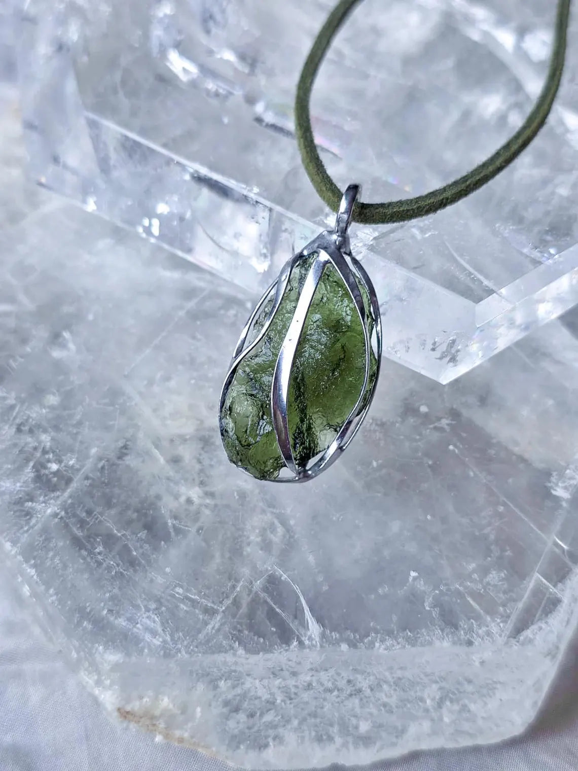 Olive-Green Moldavite Pendant, Vrábče, 2.90g