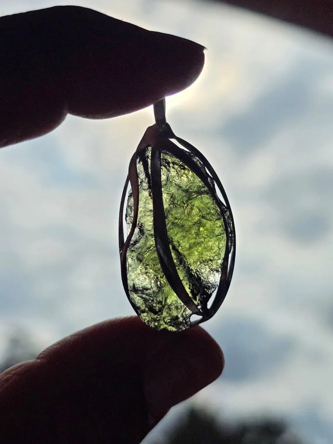 Olive-Green Moldavite Pendant, Vrábče, 2.90g