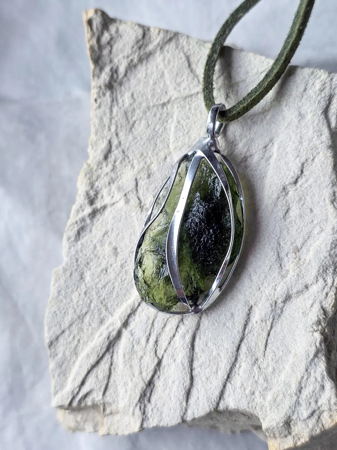 Olive-Green Moldavite Pendant, Vrábče, 2.90g