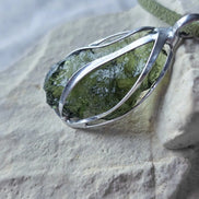 Olive-Green Moldavite Pendant, Vrábče, 2.90g