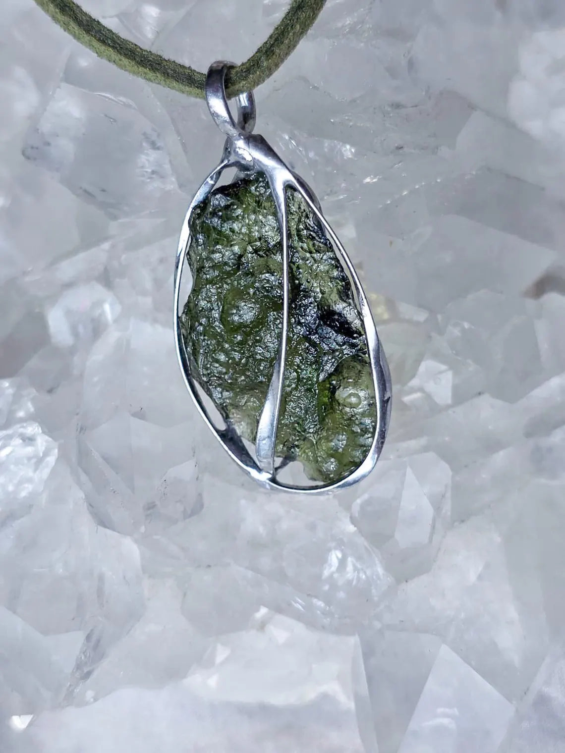 Olive-Green Moldavite Pendant, Vrábče, 2.90g