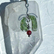 Moldavite & Garnet Pendant, Nesměň, 1.50g