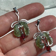 Moldavite & Garnet Pendant, Nesměň, 1.50g