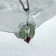 Moldavite & Garnet Pendant, Nesměň, 1.50g