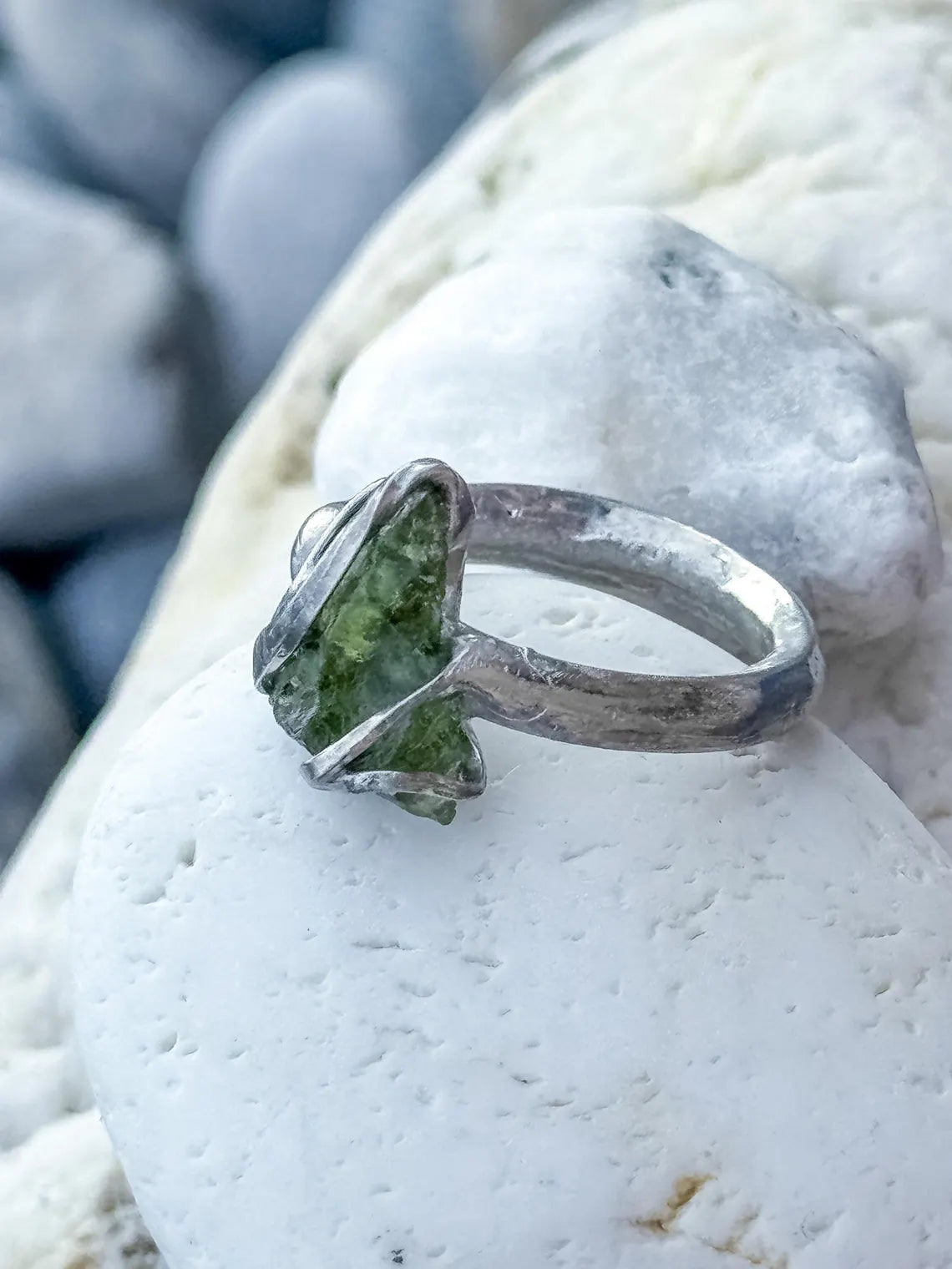 Sculptural Moldavite Ring, Chlum, 0.70g