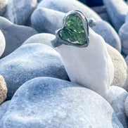 Moldavite Heart Ring, Nesměň, 0.94g