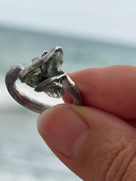 Sculptural Moldavite Ring, Chlum, 0.70g
