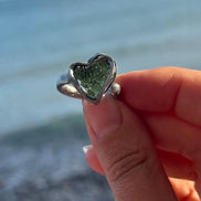 Moldavite Heart Ring, Nesměň, 0.94g