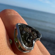 Moldavite Heart Ring, Nesměň, 0.94g