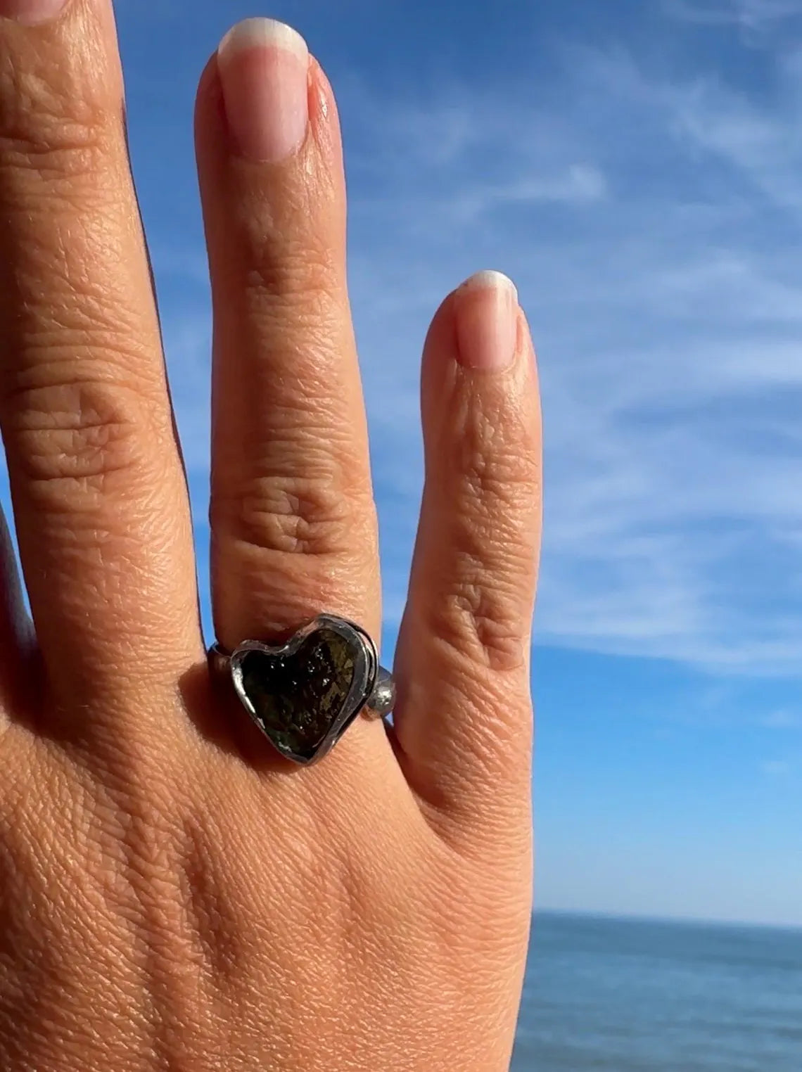 Moldavite Heart Ring, Nesměň, 0.94g