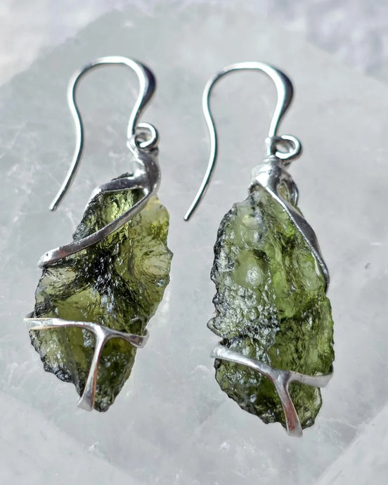 Raw Moldavite earrings with 2.31 g natural Moldavites from Vrábče in handcrafted tin alloy settings