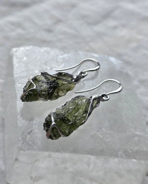 Raw Moldavite earrings with 2.31 g natural Moldavites from Vrábče in handcrafted tin alloy settings
