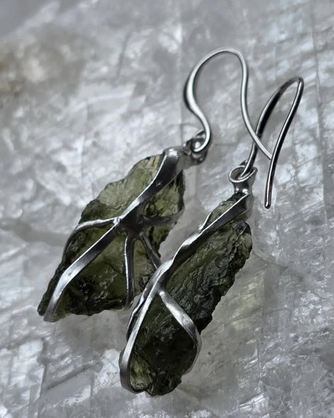 Raw Moldavite earrings with 2.31 g natural Moldavites from Vrábče in handcrafted tin alloy settings